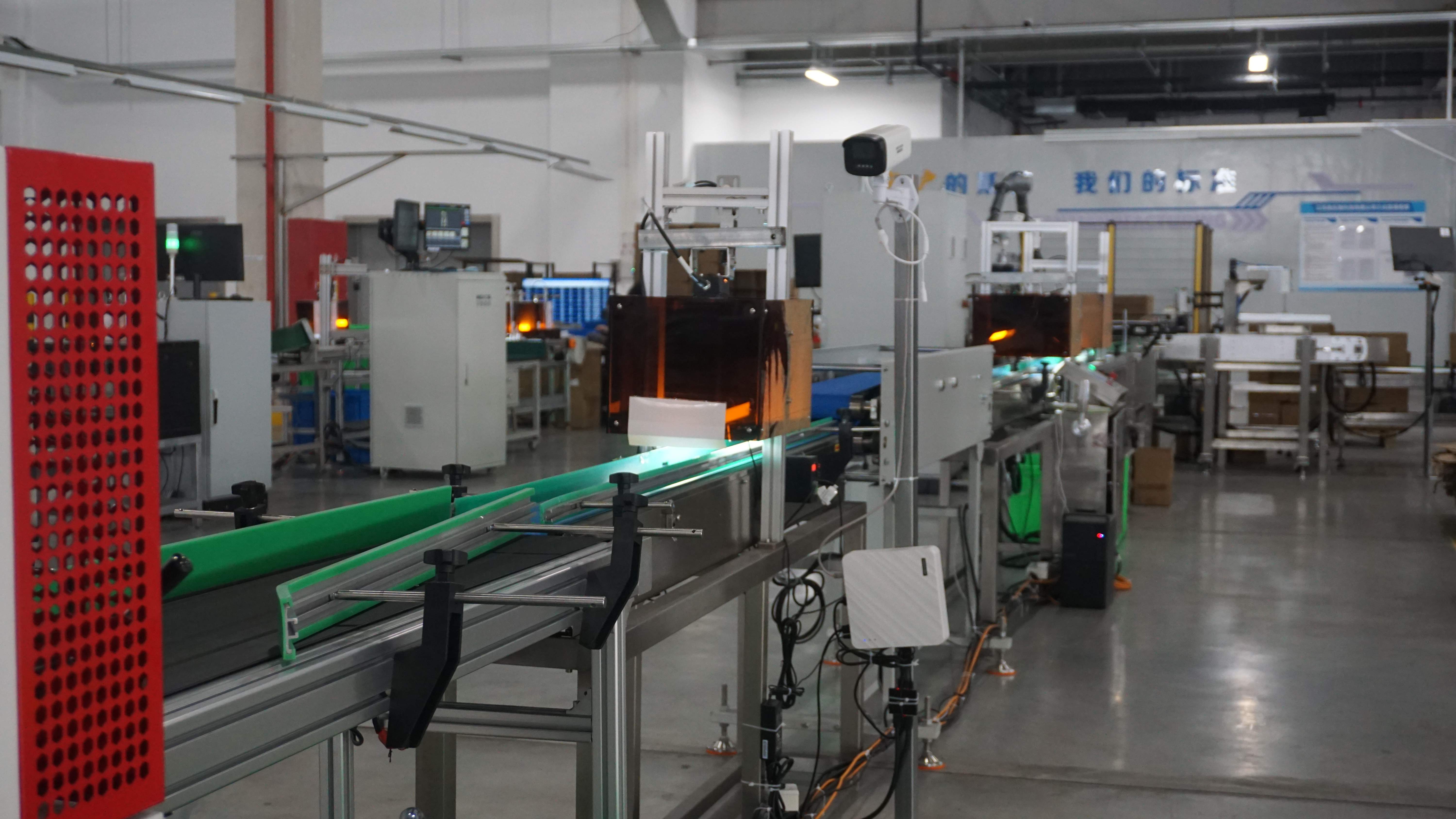 自动化装箱设备1